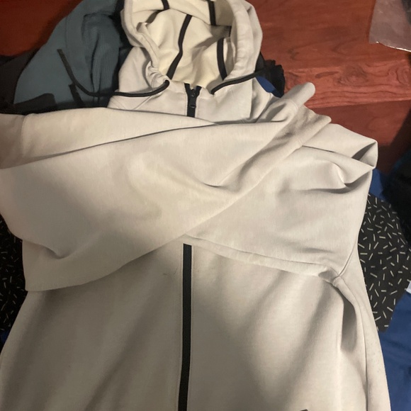 A smooth white zip up hoodie - Picture 2 of 2